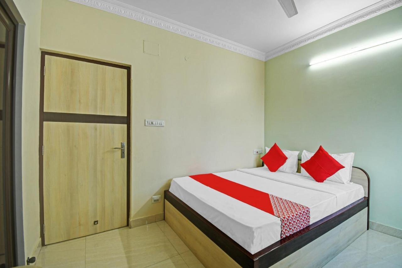 כלכותה Oyo Flagship 84655 S S Guest House מראה חיצוני תמונה